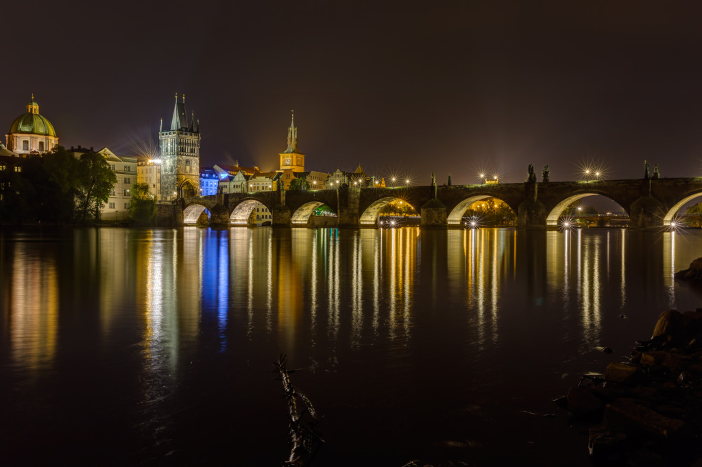 Прага. Карлов мост ночью